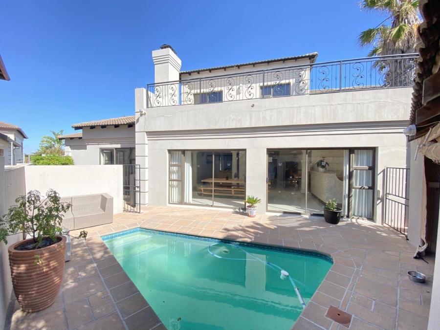 4 Bedroom Property for Sale in West Beach Western Cape